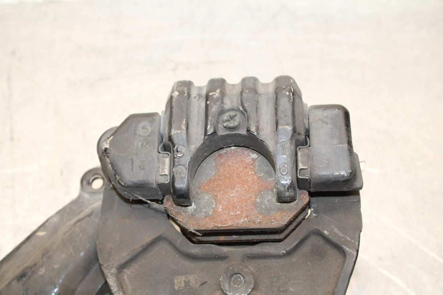1979 Yamaha XS1100 REAR BACK BRAKE CALIPER W MOUNT BRACKET BB572