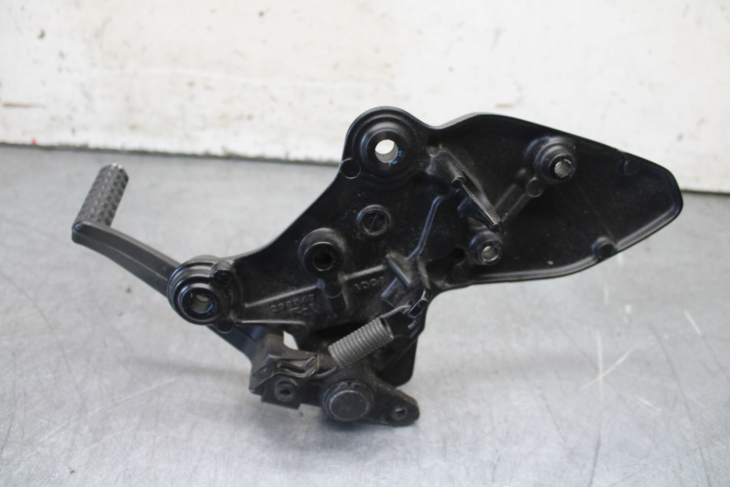 17-24 SUZUKI SV650 RIGHT REARSET REAR SET DRIVER FOOT PEG REST STOP BB706