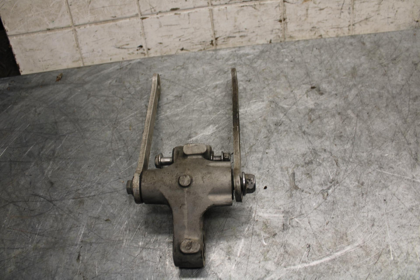 2009 Kawasaki Ninja ZX6R ZX600R REAR DOGBONE SHOCK LINKAGE LINK BB538