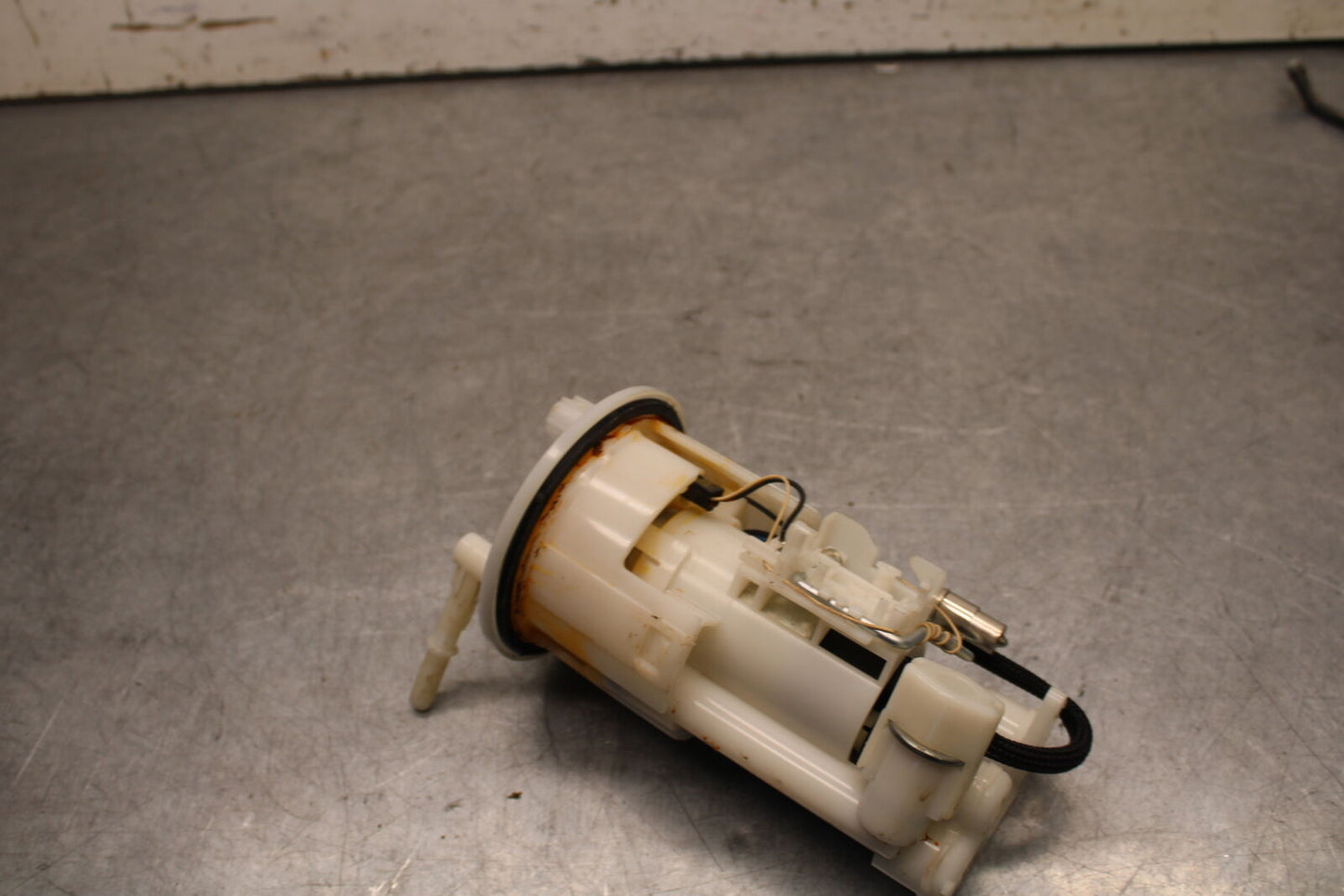 09-11 TRIUMPH DAYTONA 675 FUEL PUMP GAS PETROL SENDER UNIT BB652