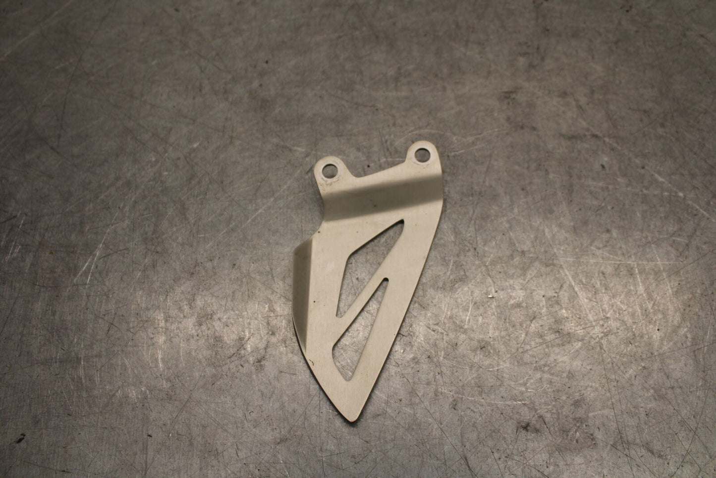 09-11 TRIUMPH DAYTONA 675 RIGHT REARSET REAR SET HEEL GUARD COVER BB652