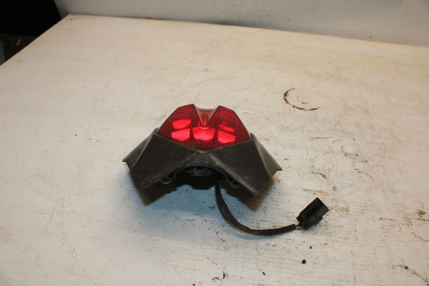 07-16 TRIUMPH STREET TRIPLE REAR TAIL TAILLIGHT BACK BRAKE LIGHT BB361