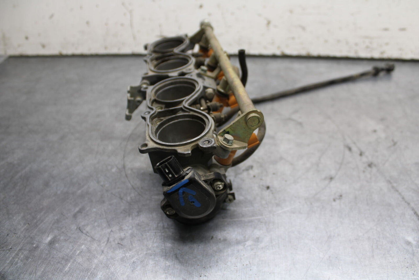 05-06 HONDA CBR600RR MAIN FUEL INJECTORS / THROTTLE BODIES BB739