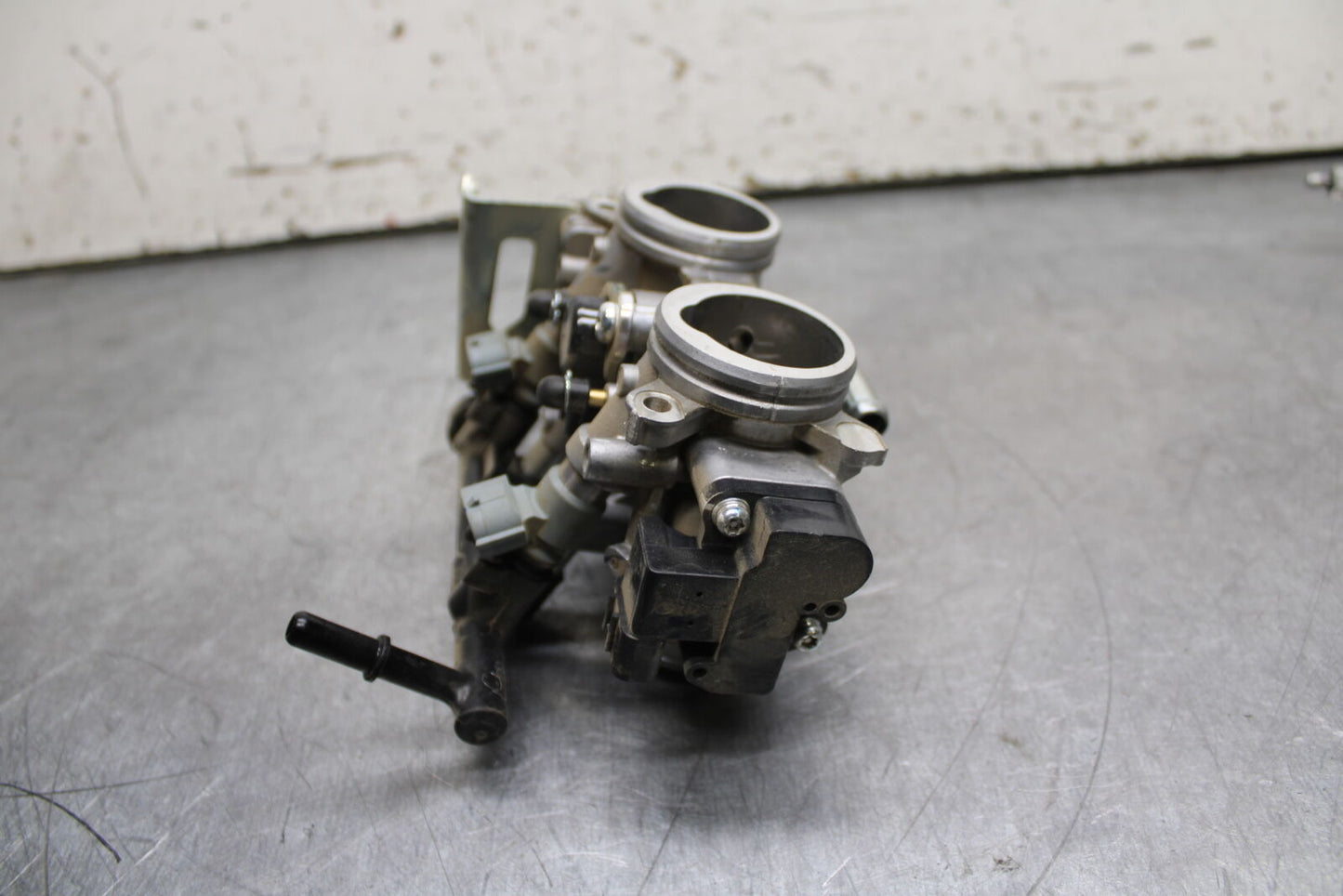19-24 YAMAHA R3 MAIN FUEL INJECTORS / THROTTLE BODIES BB736