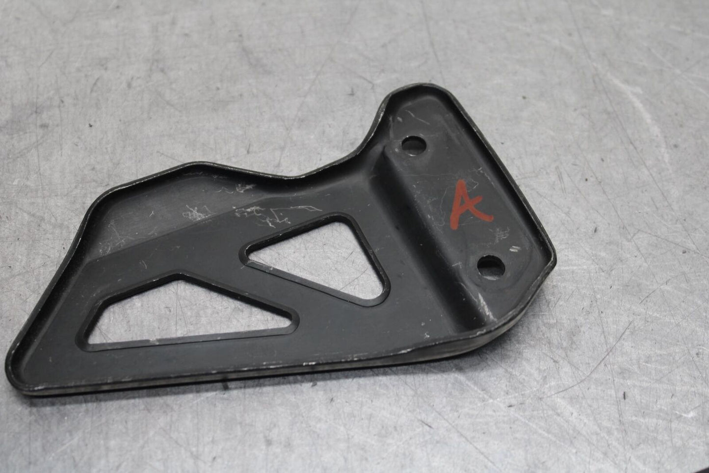 01-03 SUZUKI GSXR600 RIGHT SIDE HEEL GUARD BB639