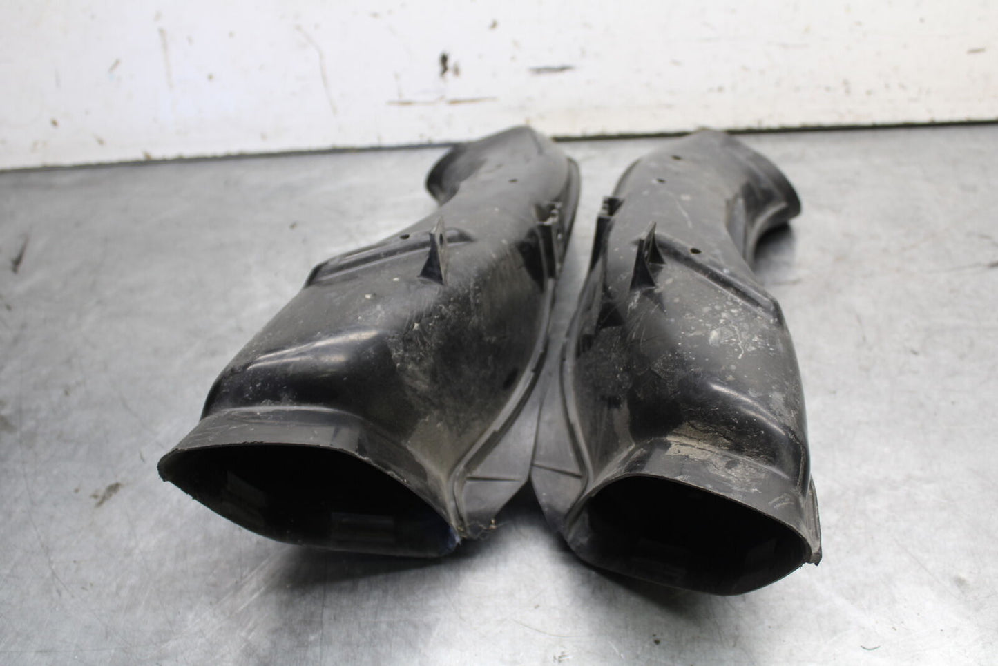 04-05 SUZUKI GSXR600 RIGHT LEFT AIR INTAKE DUCTS 94402-29G00 94403-29G00 BB658