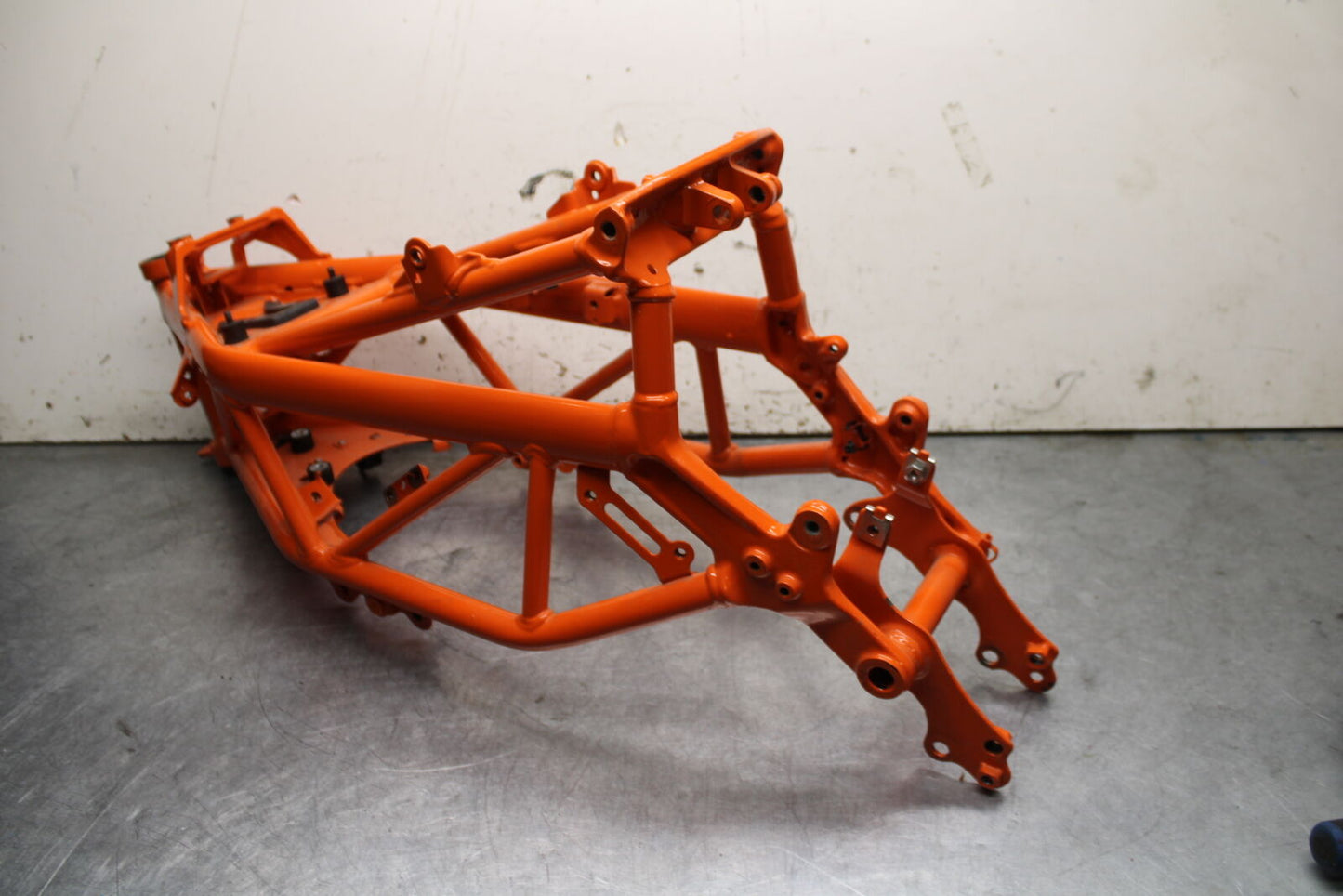 17-24 KTM 390 DUKE FRAME CHASSIS BB734