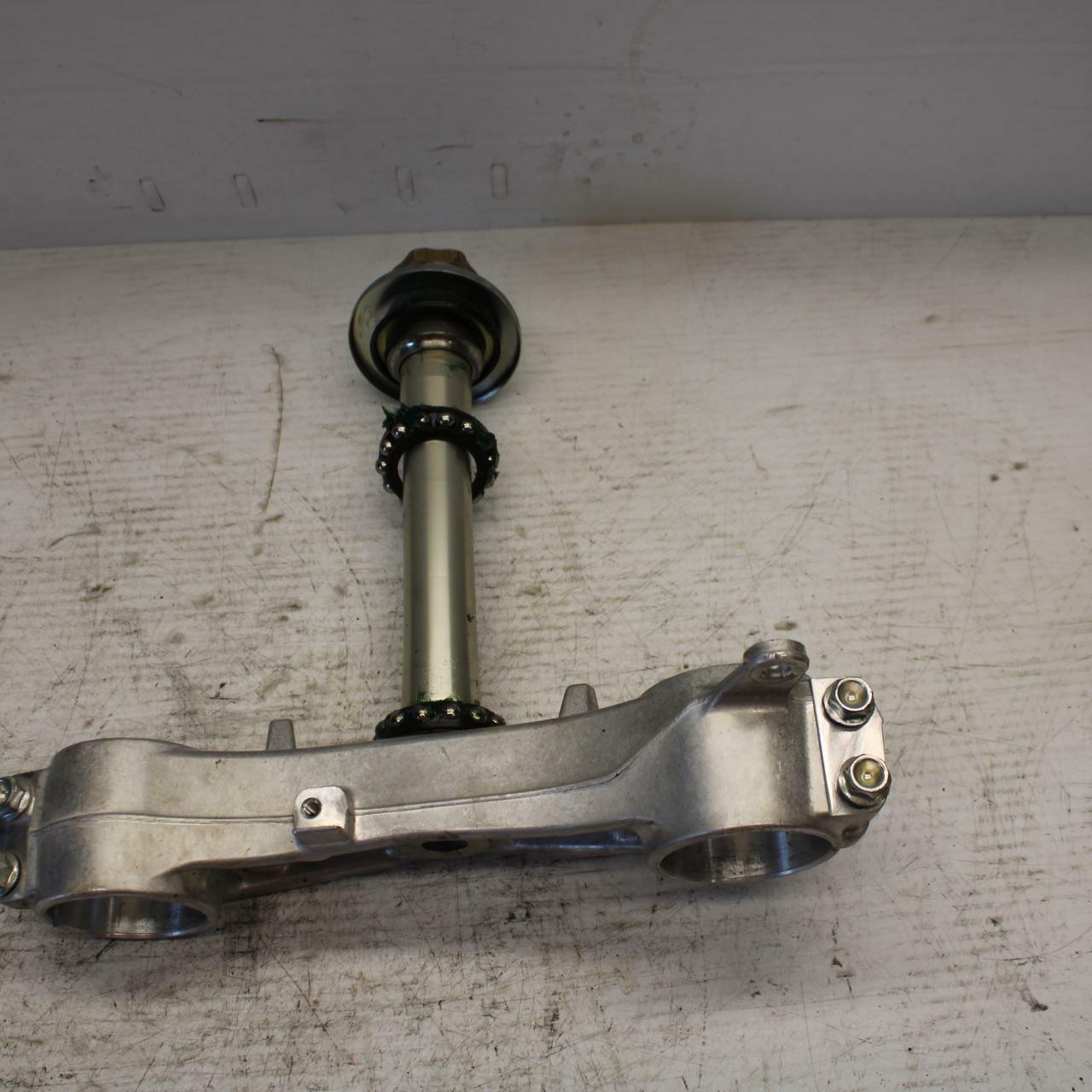 06-07 SUZUKI GSXR750 FRONT FORKS CLAMP LOWER TRIPLE TREE STEM 51410-01H10 BB300