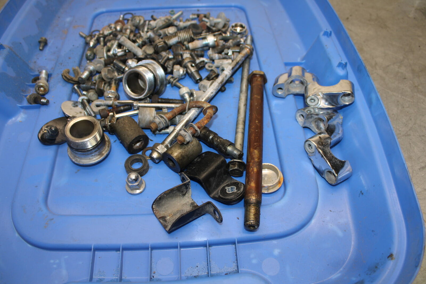 87-03 SUZUKI INTRUDER 1400 VS1400GLP MOUNTING BOLTS HARDWARE MOTOR SCREWS BB702