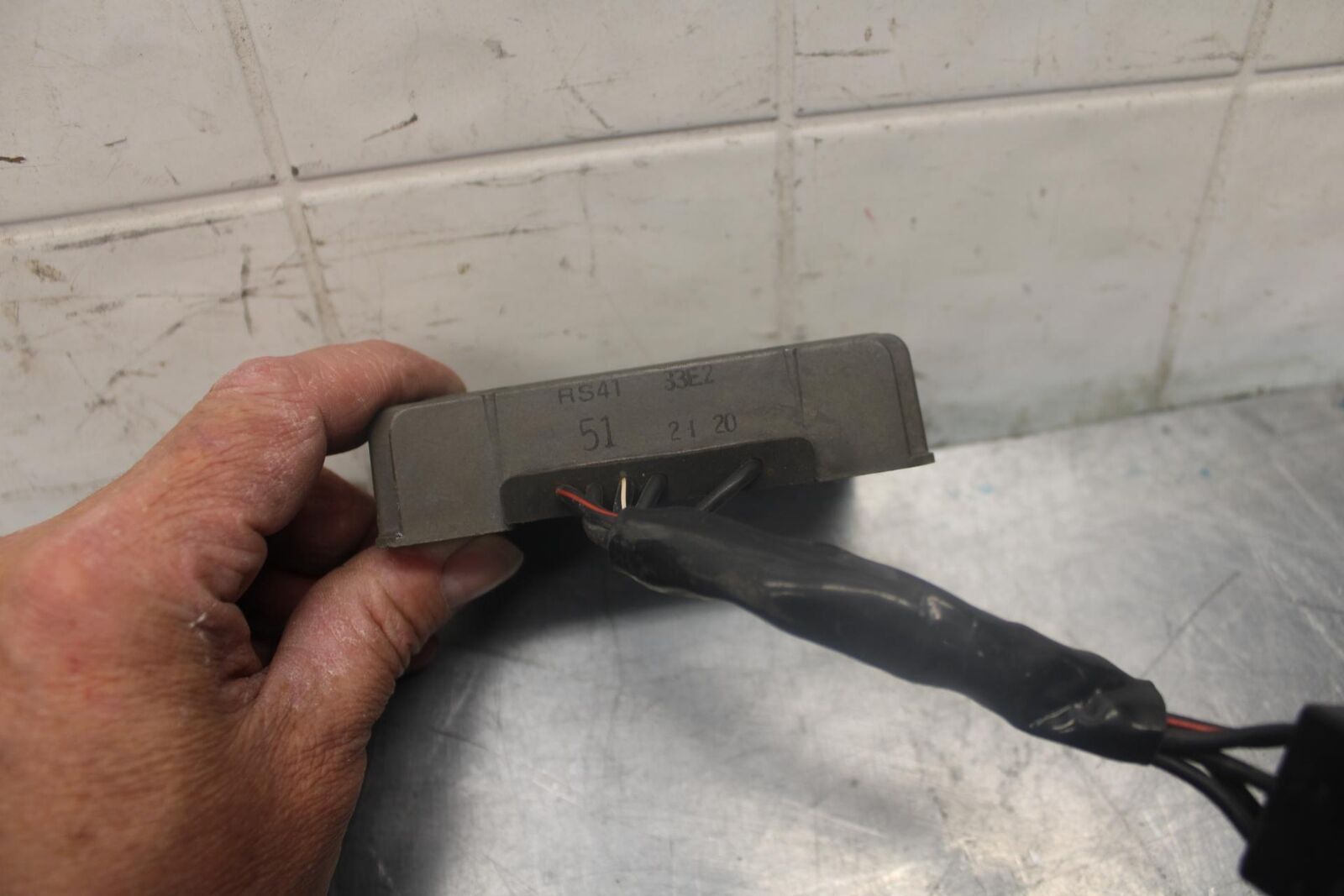 03-04 SUZUKI GSXR1000 RECTIFIER VOLTAGE REGULATOR 32800-33E21 BB459