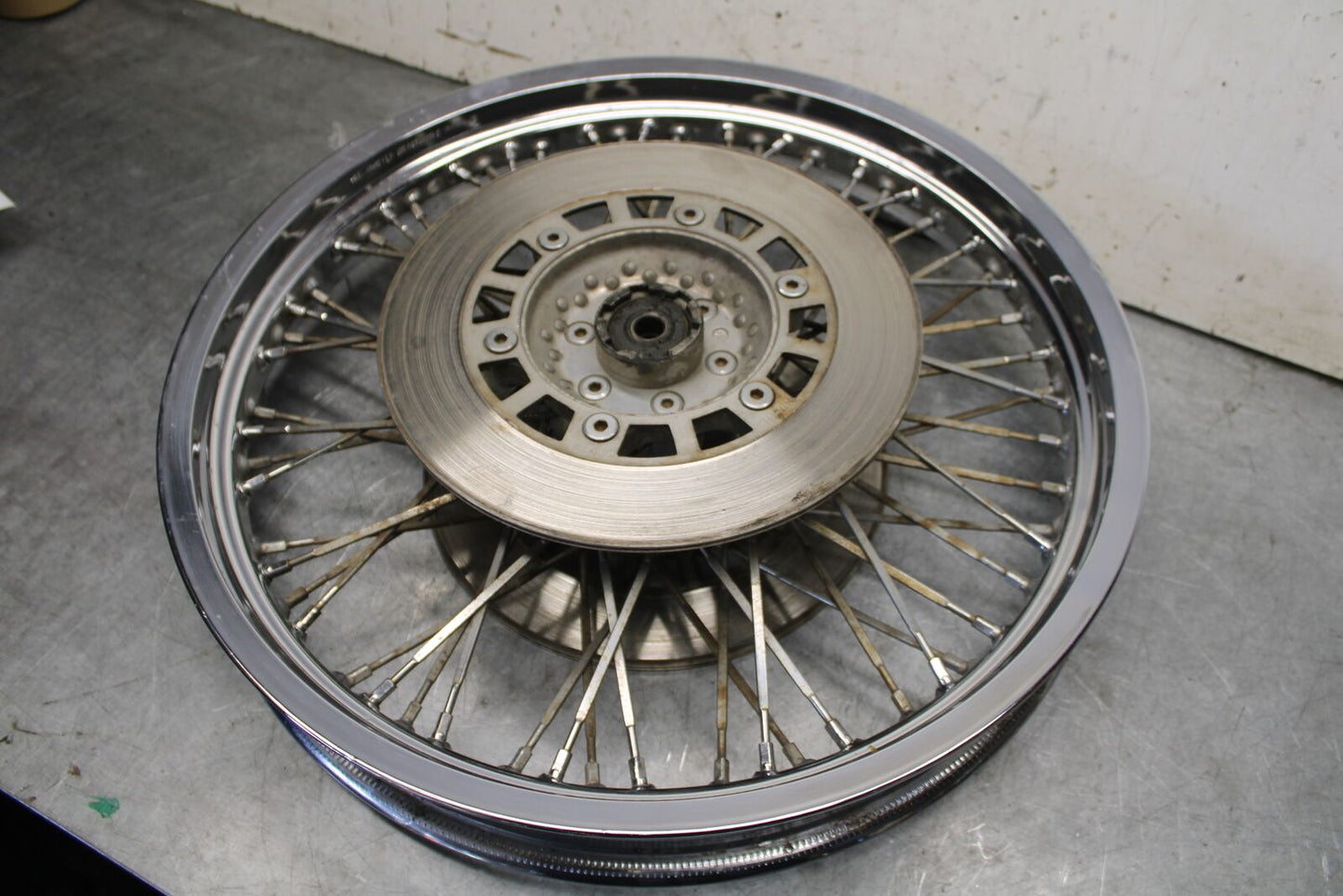 85-86 SUZUKI MADURA 1200 FRONT WEHHEL FRONT RIM BB691