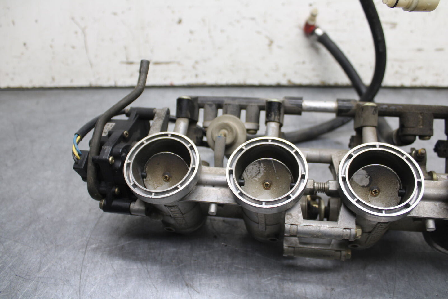 03-04 TRIUMPH DAYTONA 600 MAIN FUEL INJECTORS / THROTTLE BODIES BB745