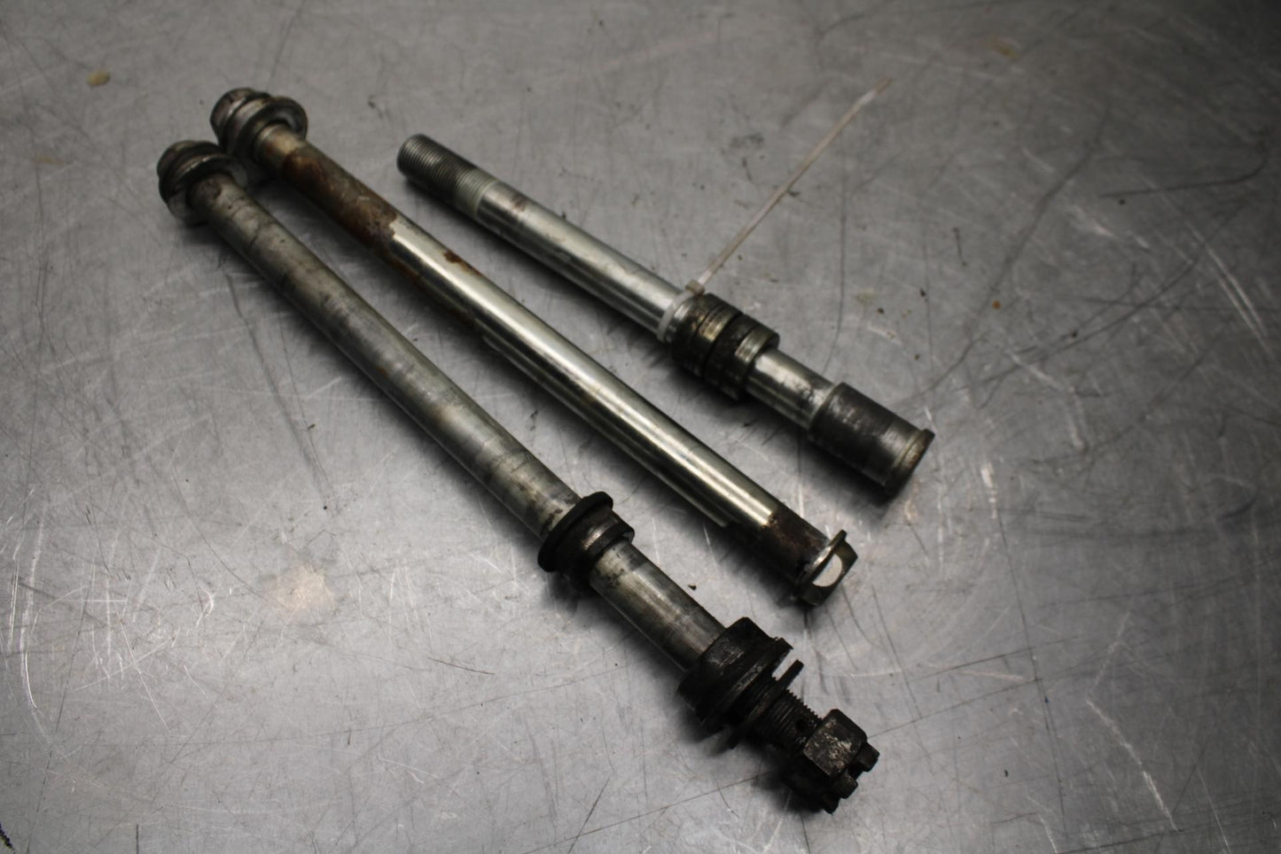 06-07 KAWASAKI NINJA 650R FRONT REAR WHEEL RIM AXLE PIVOT BOL / SWINGARM BB446