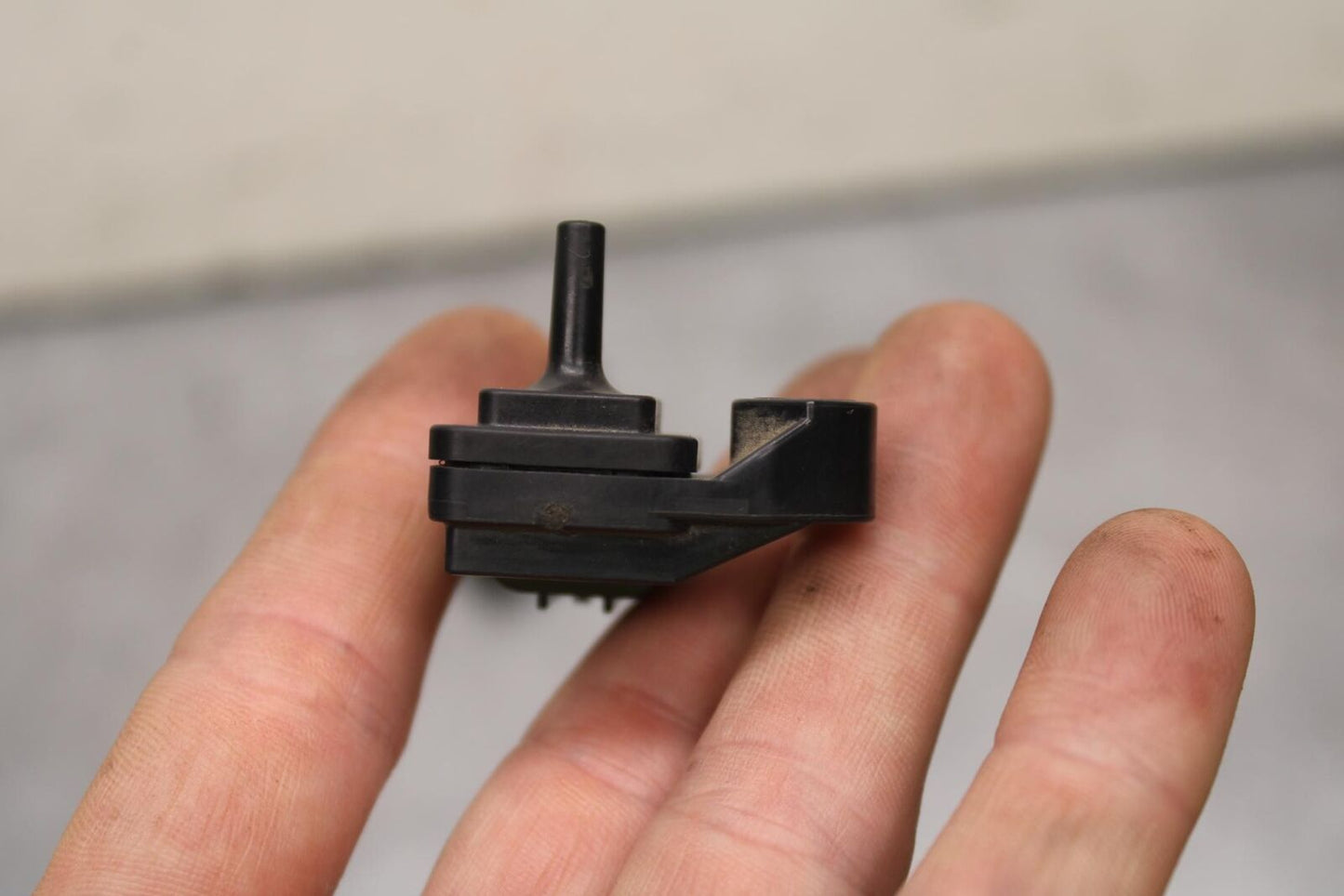 20-23 APRILIA RS660 MAP MASS AIR FLOW, AIR TEMP, PRESSURE SENSOR BB643