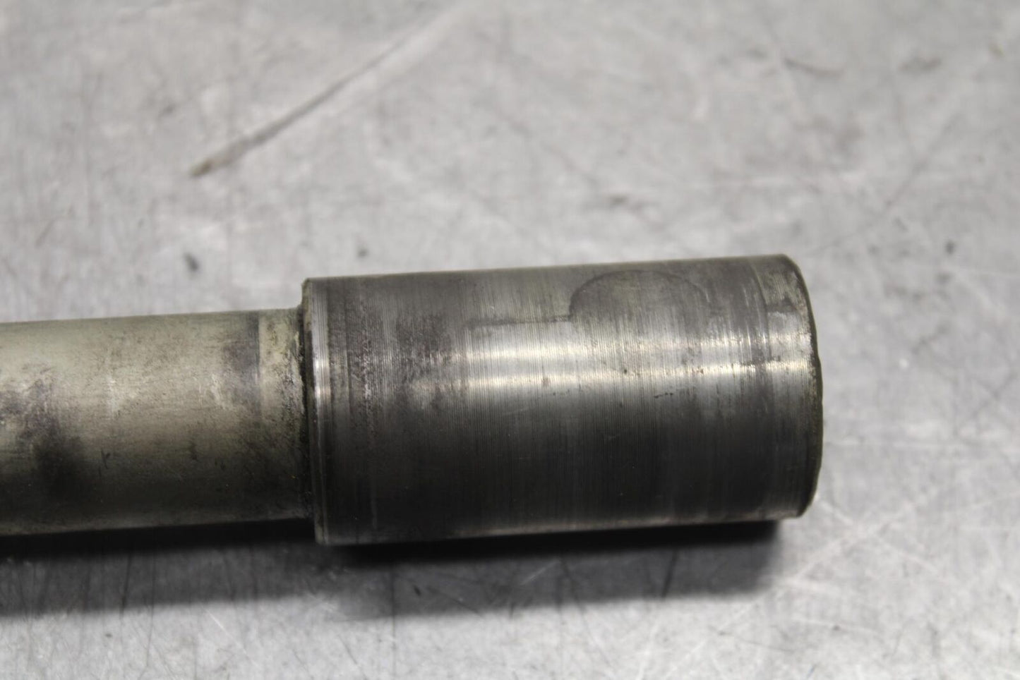 01-03 SUZUKI GSXR600 FRONT WHEEL RIM AXLE PIVOT BOLT  BB633