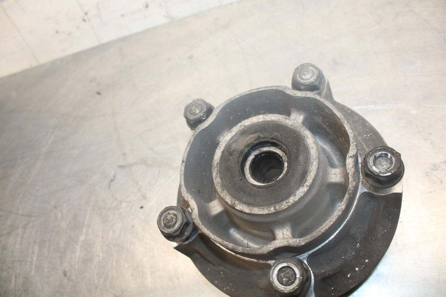 98-99 HONDA CBR900RR REAR BACK WHEEL RIM HUB BB458