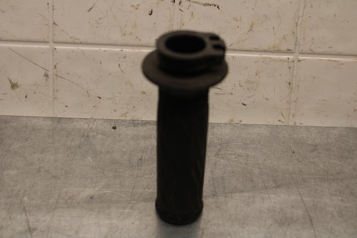2015 Suzuki GSXR750 RIGHT THROTTLE GRIP BB595