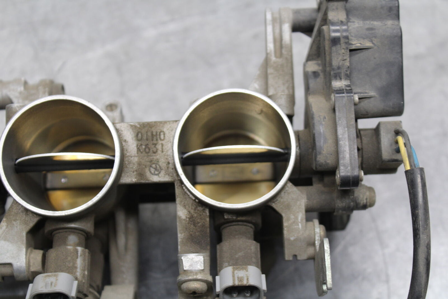 06-07 SUZUKI GSXR 600 MAIN FUEL INJECTORS / THROTTLE BODIES BB737