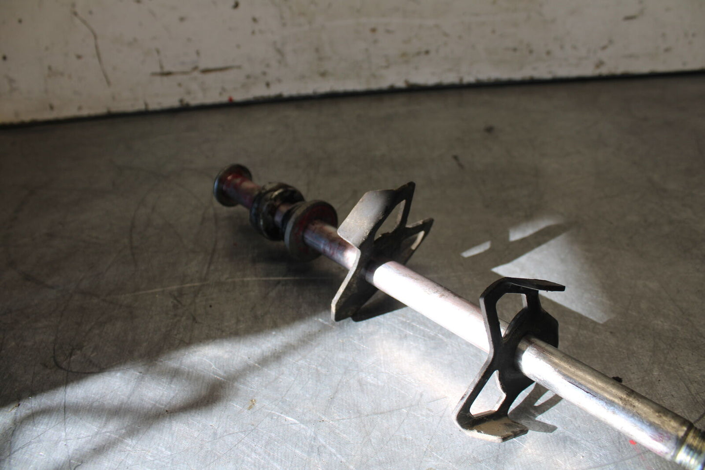 19-22 KAWASAKI Z400 REAR AXLE BACK WHEEL RIM PIVOT BOLT AXEL BB708