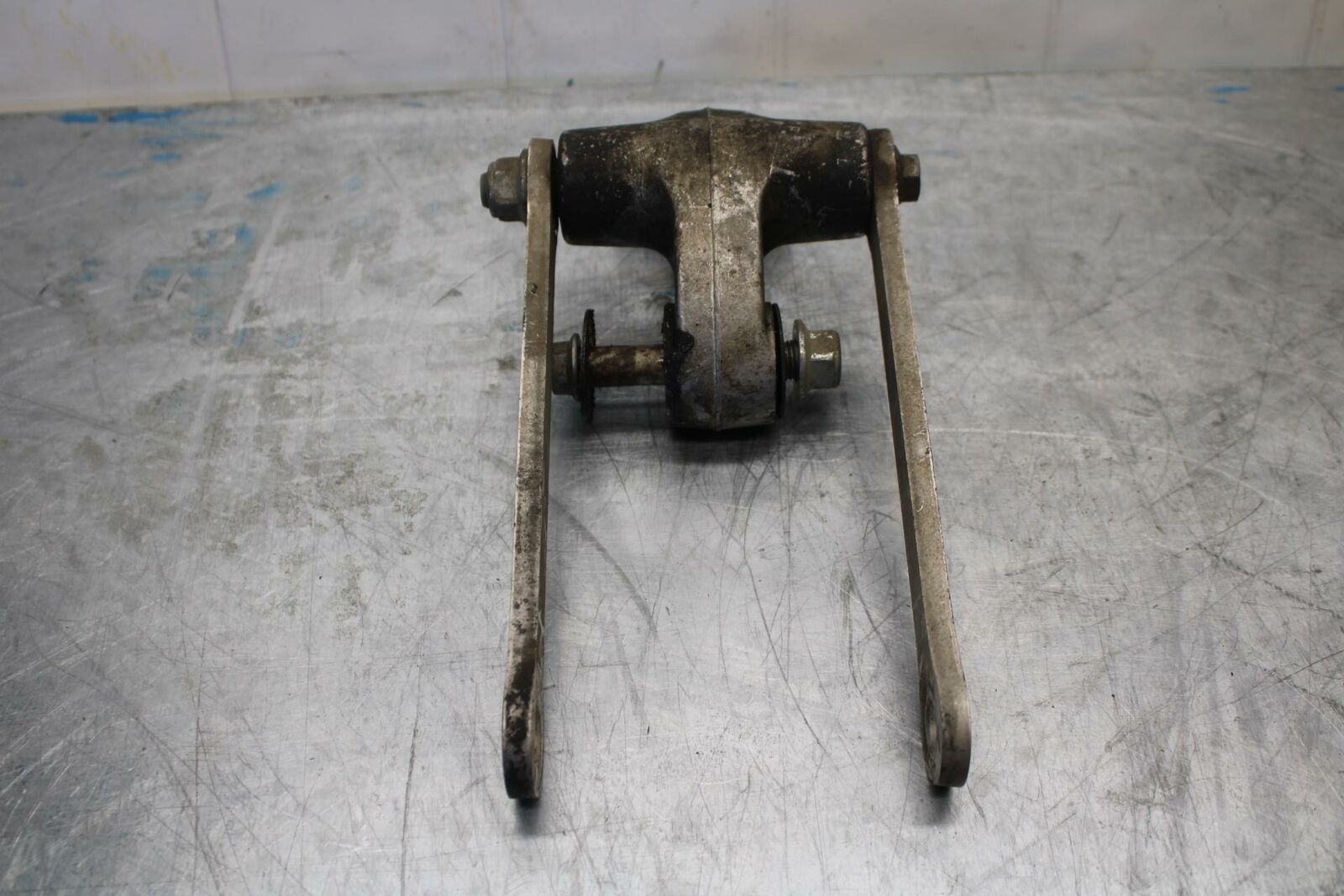 01-02 SUZUKI GSXR750 REAR DOGBONE SHOCK LINKAGE LINK BB28