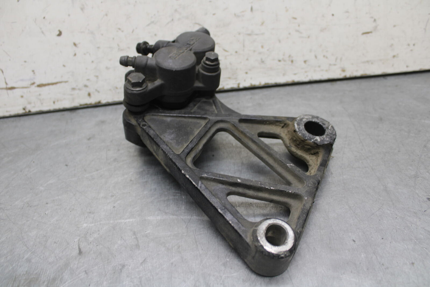 93-00 HONDA GOLDWING 1500 GL1500SE REAR BACK BRAKE CALIPER W MOUNT BRACKET BB700