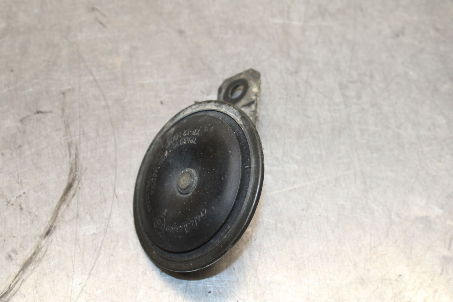 03-04 TRIUMPH DAYTONA 600 HORN SIGNAL BB745
