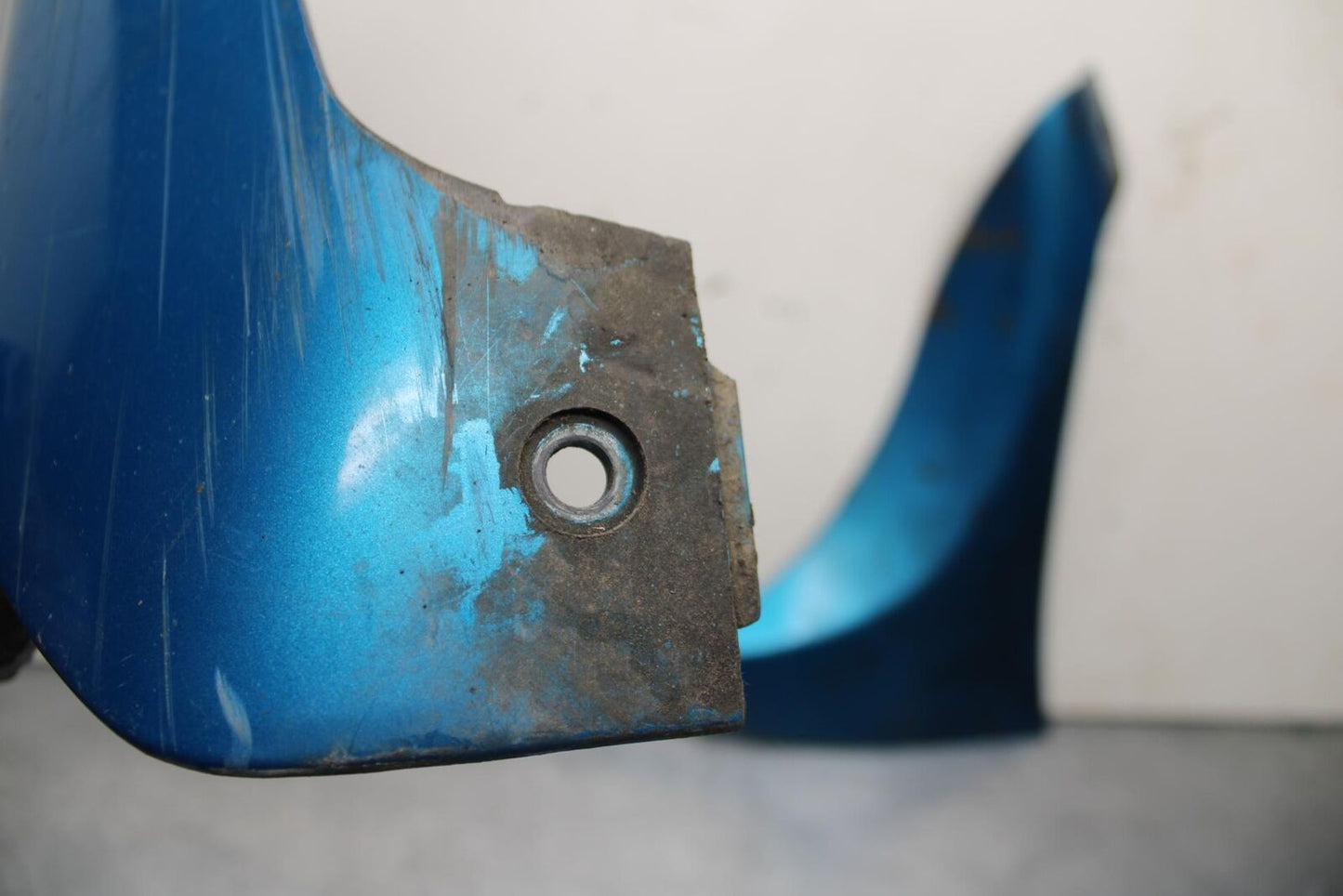 1995 Suzuki RF600R LEFT LOWER BOTTOM BELLY SIDE FAIRING COWL BB615