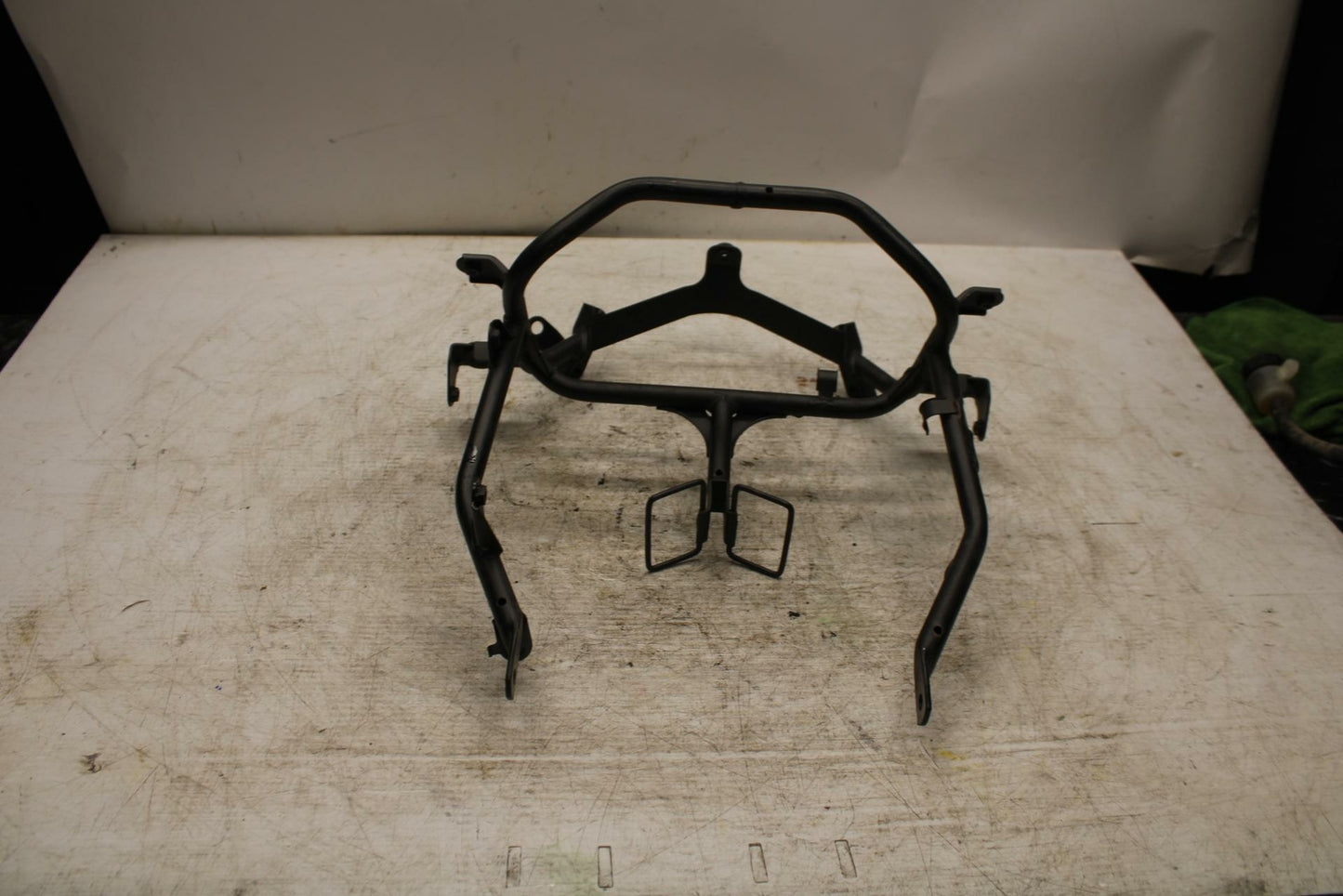 12-13 KAWASAKI EX300 NINJA UPPER FAIRING MIRROR GAUGES STAY BRACKET BB373