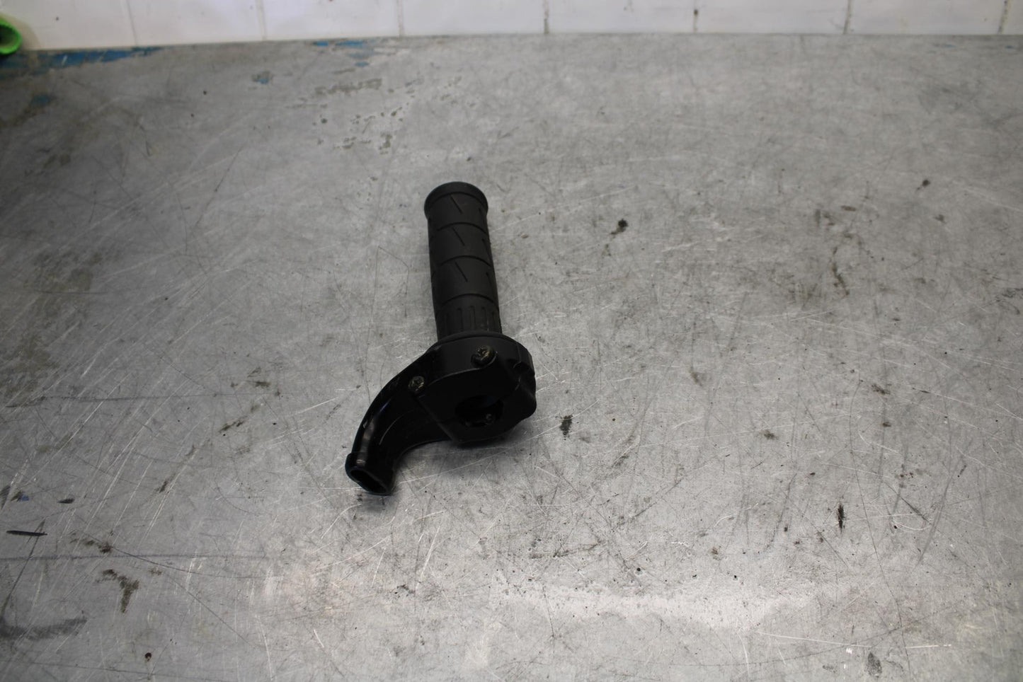 06-07 KAWASAKI NINJA ZX14R THROTTLE CABLE LINE HOUSING GUIDE TUBE bb433