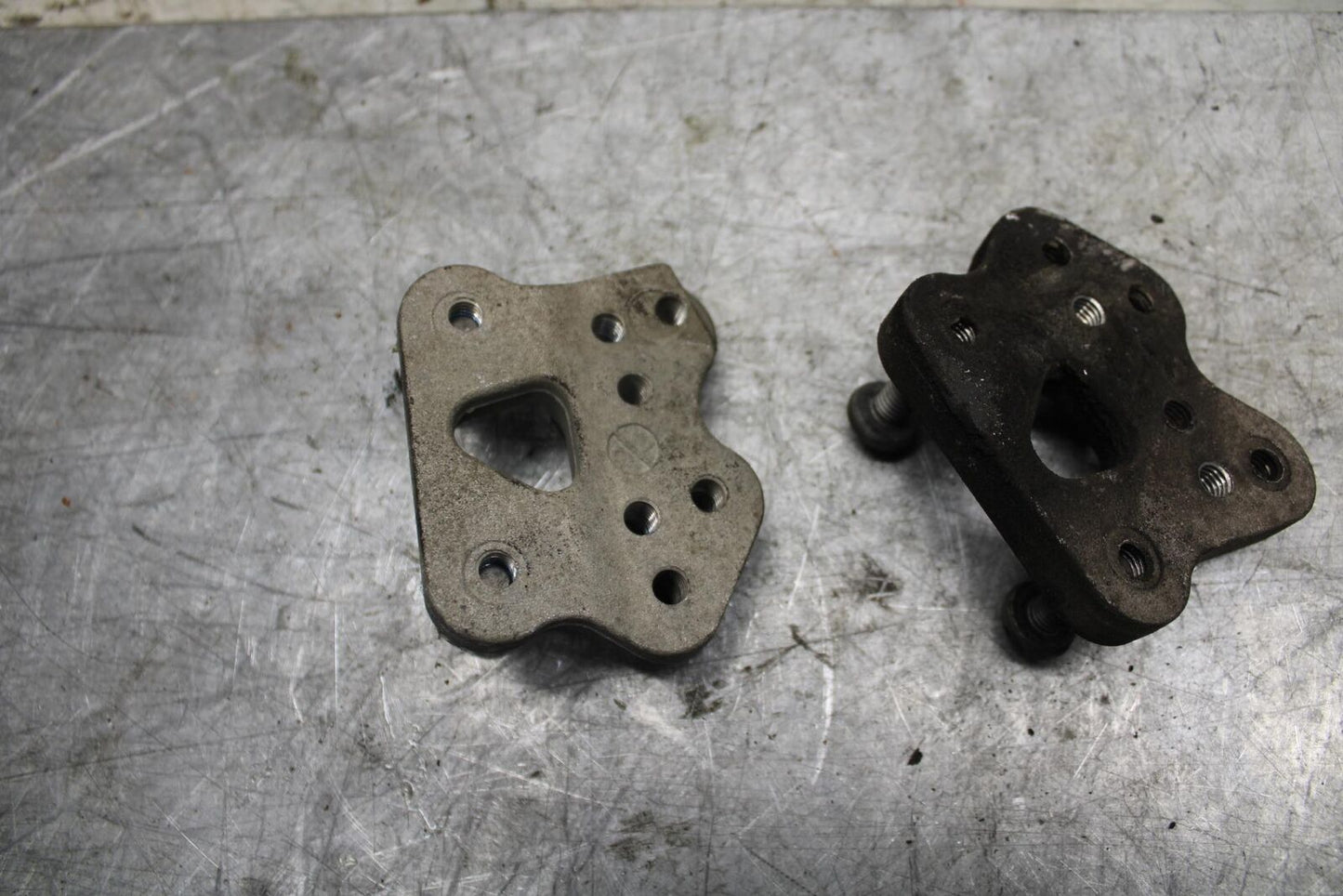 2007 Suzuki GSXR600 LEFT RIGHT REARSET REAR SET DRIVER PEG BRACKETS MOUNTS BB540