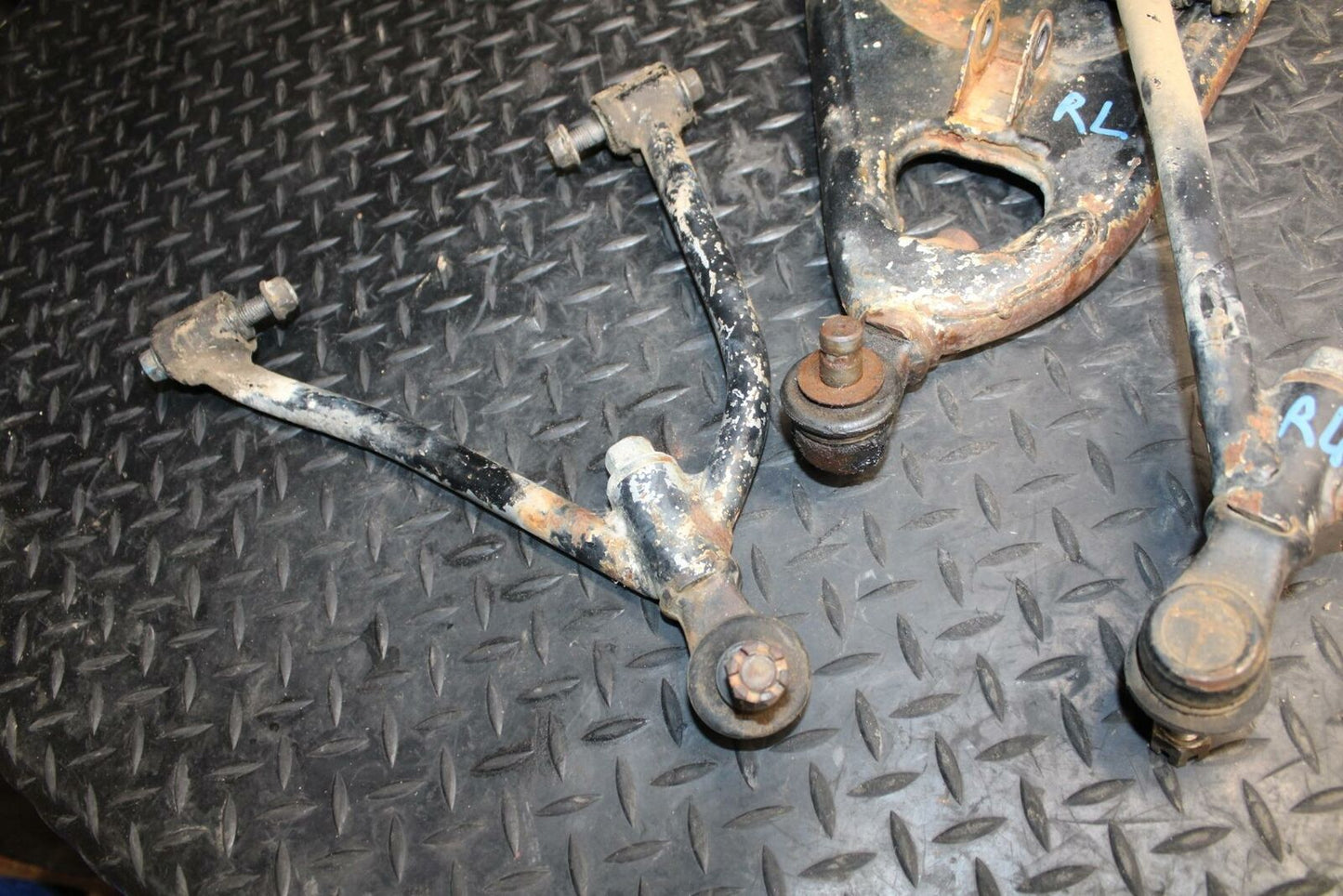 85-86 SUZUKI QUADRACER 250 FRONT RIGHT LEFT A ARM SET BB210