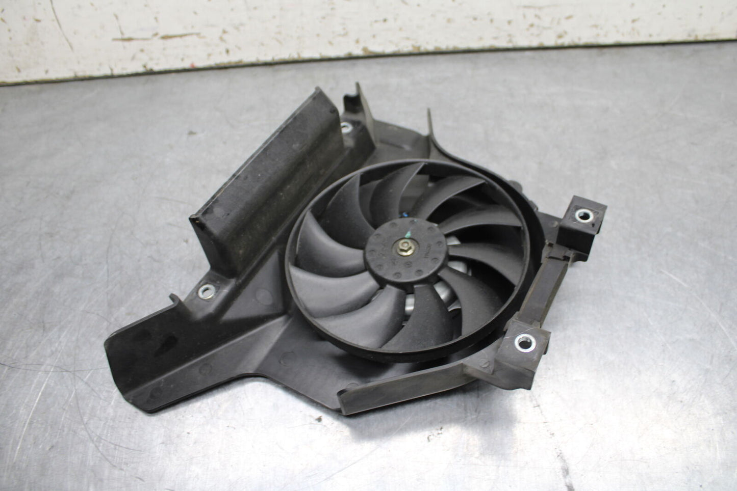 19-22 KAWASAKI Z400 ENGINE RADIATOR COOLING FAN BB738