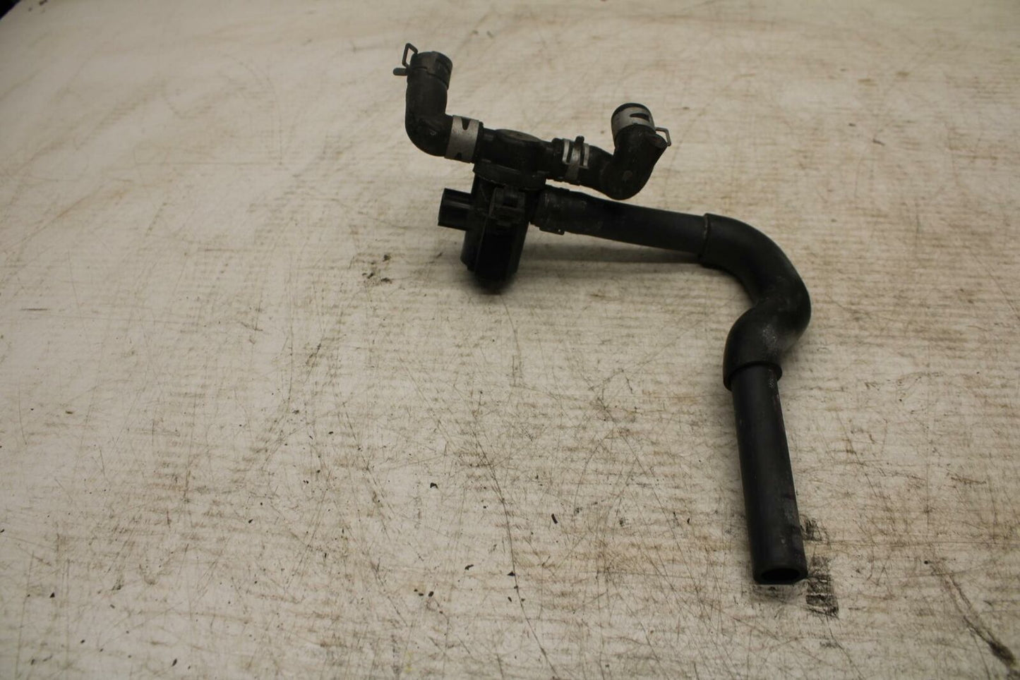 15 YAMAHA FZ09 AIR VALVE SOLENOID TOP ENGINE SWITCH SENSOR BB367