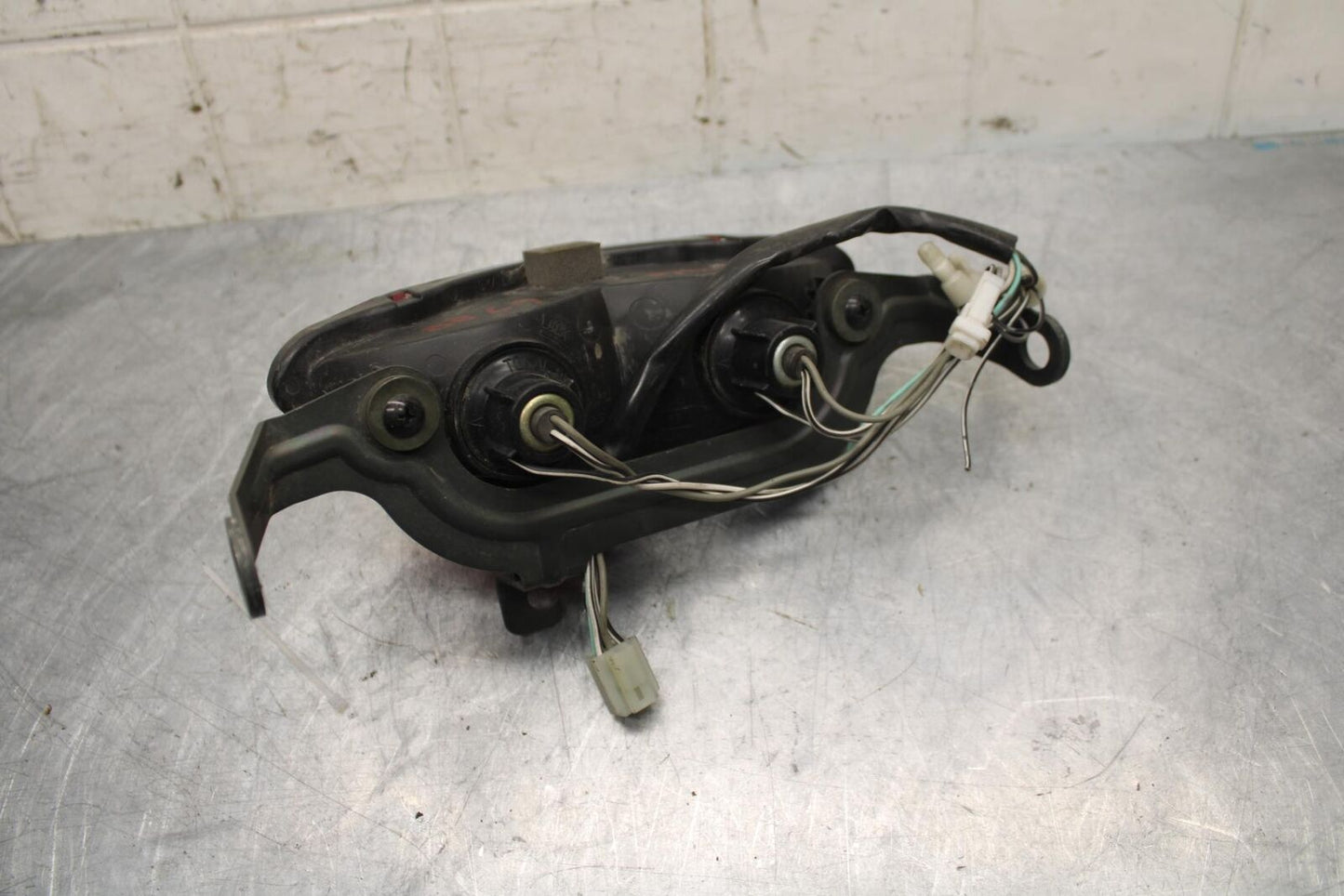 2003 Suzuki Vstrom 1000 DL1000 REAR TAIL TAILLIGHT BACK BRAKE LIGHT BB07