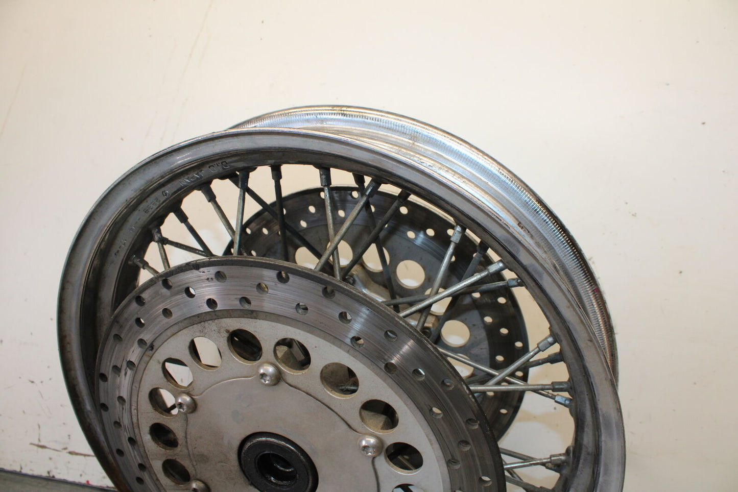 99-00 YAMAHA V STAR 1100 FRONT WHEEL FRONT RIM BB711