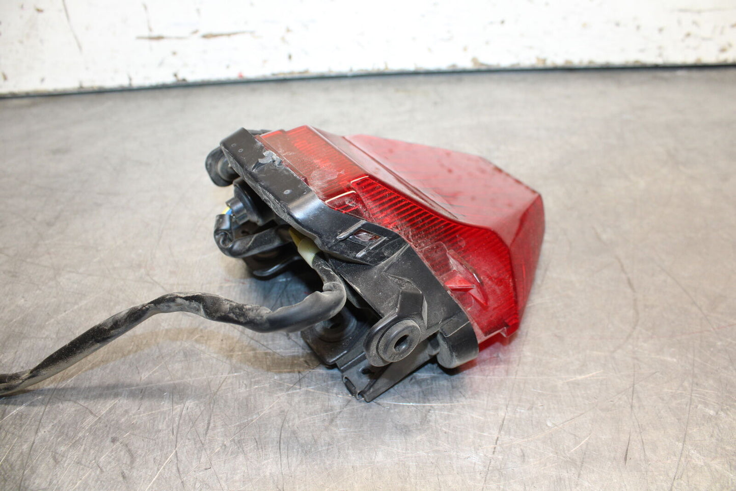 19-24 YAMAHA R3 REAR TAIL TAILLIGHT BACK BRAKE LIGHT BB736