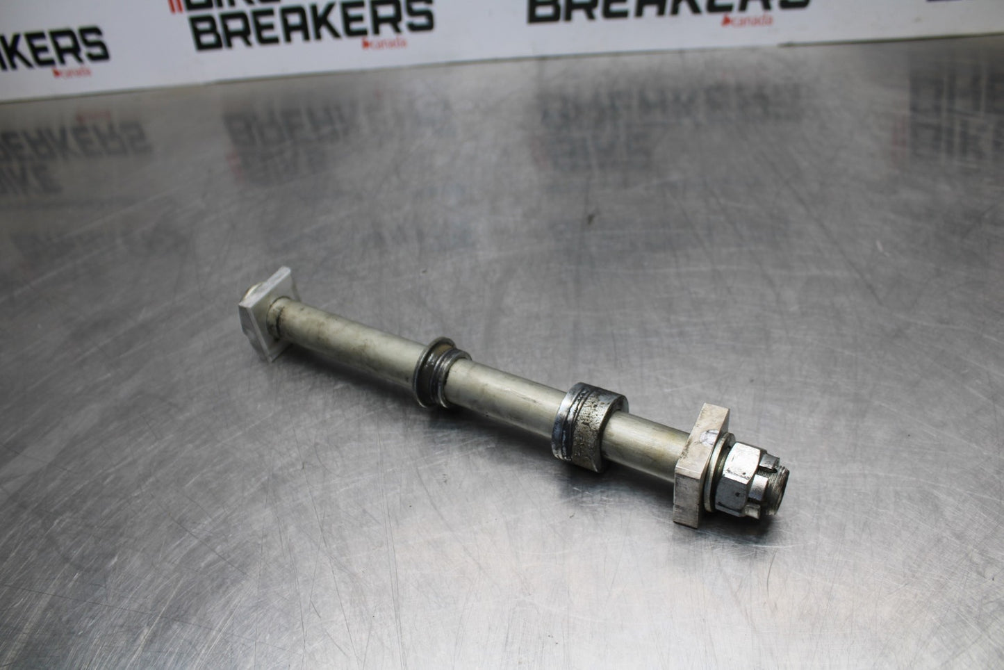 21-23 KAWASAKI NINJA ZX6R REAR AXLE BACK WHEEL RIM PIVOT BOLT AXEL BB179