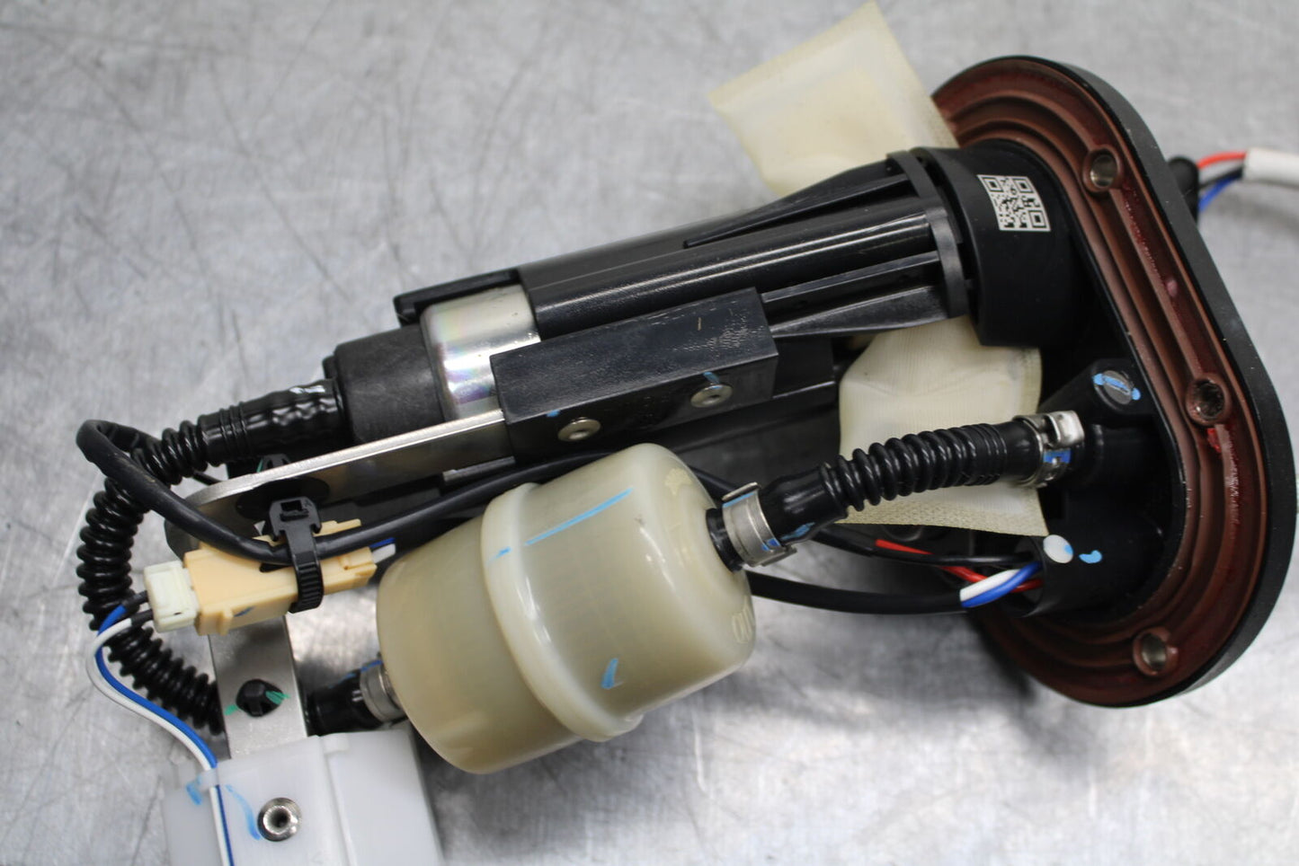 21-24 APRILIA TUONO 660 FACTORY FUEL PUMP GAS PETROL SENDER UNIT BB733