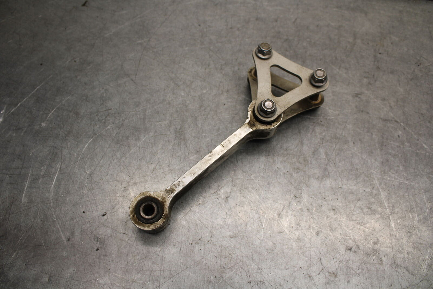 09-11 TRIUMPH DAYTONA 675 REAR DOGBONE SHOCK LINKAGE LINK BB652