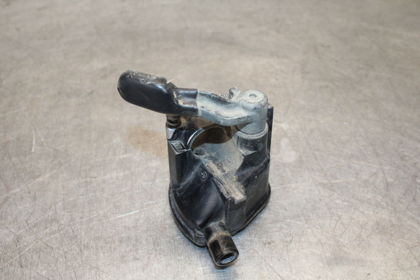 01-05 YAMAHA RAPTOR 660R THROTTLE CABLE LINE HOUSING GUIDE BB695