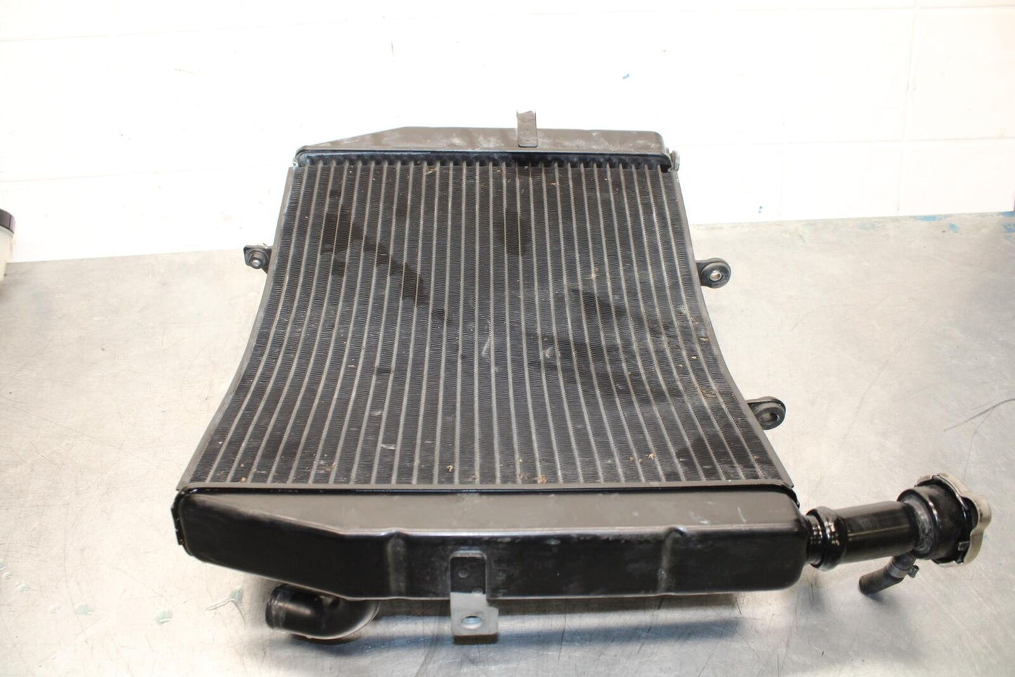 2012 Triumph Daytona 675R ENGINE RADIATOR MOTOR COOLING RADIATER BB589