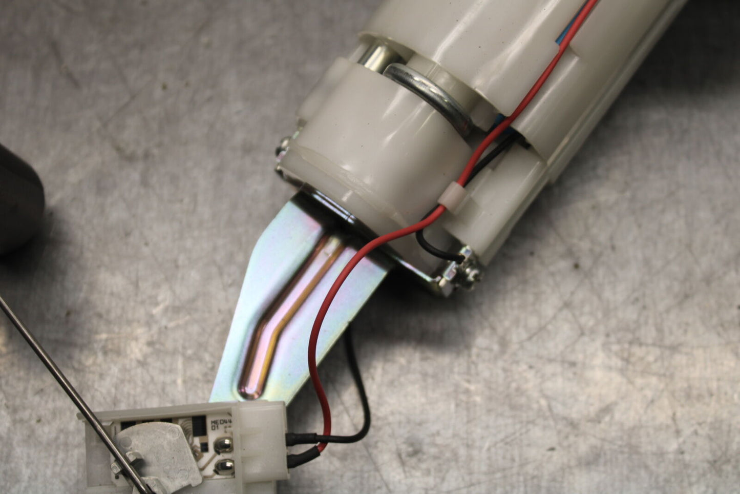 24-25 KAWASAKI NINJA ZX6R FUEL PUMP GAS PETROL SENDER UNIT BB726