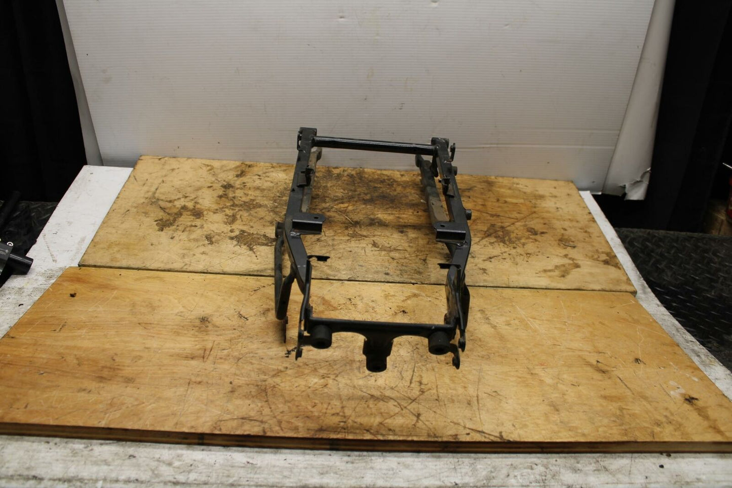 91-93 YAMAHA FZR1000 REAR SUBFRAME BACK SUB FRAME BB339