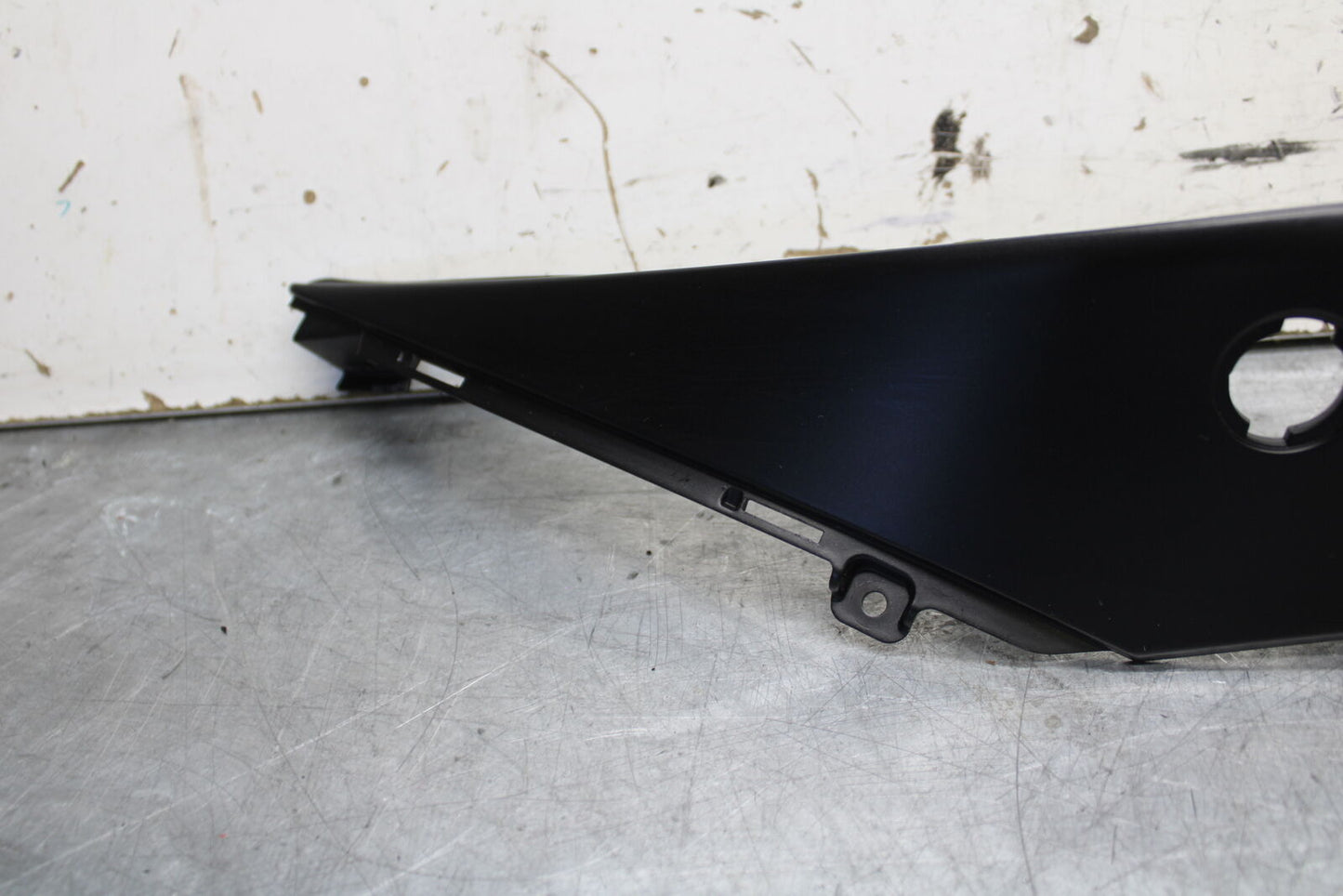 21-24 APRILIA RSV4 LEFT REAR BACK TAIL FAIRING COWL SHROUD BB668