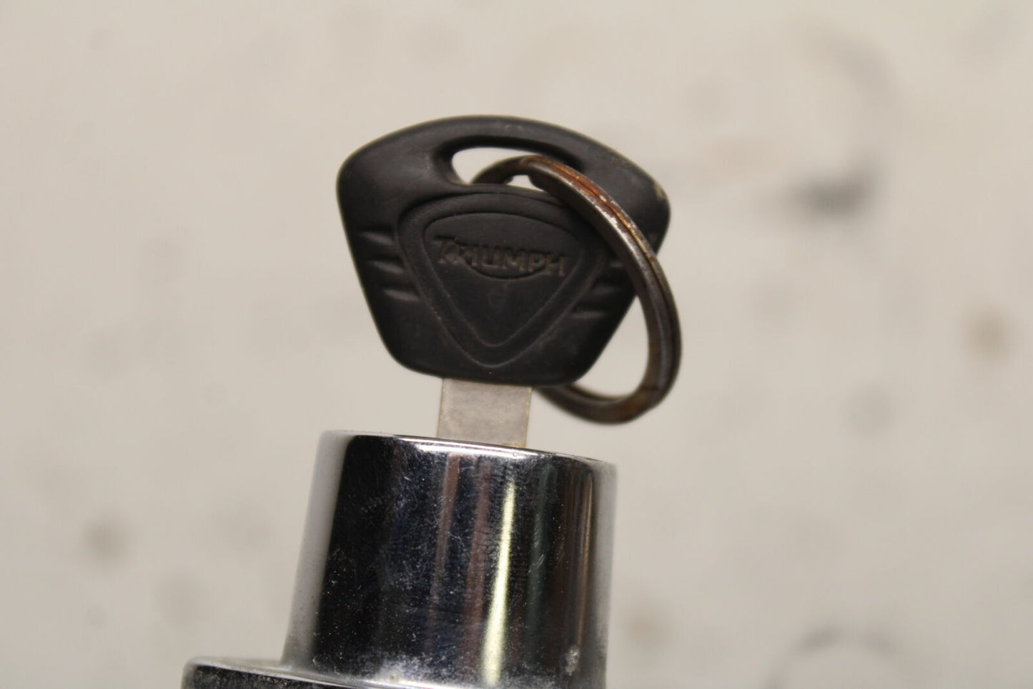 14-16 TRIUMPH AMERICA LT IGNITION LOCK W/ KEY BB720