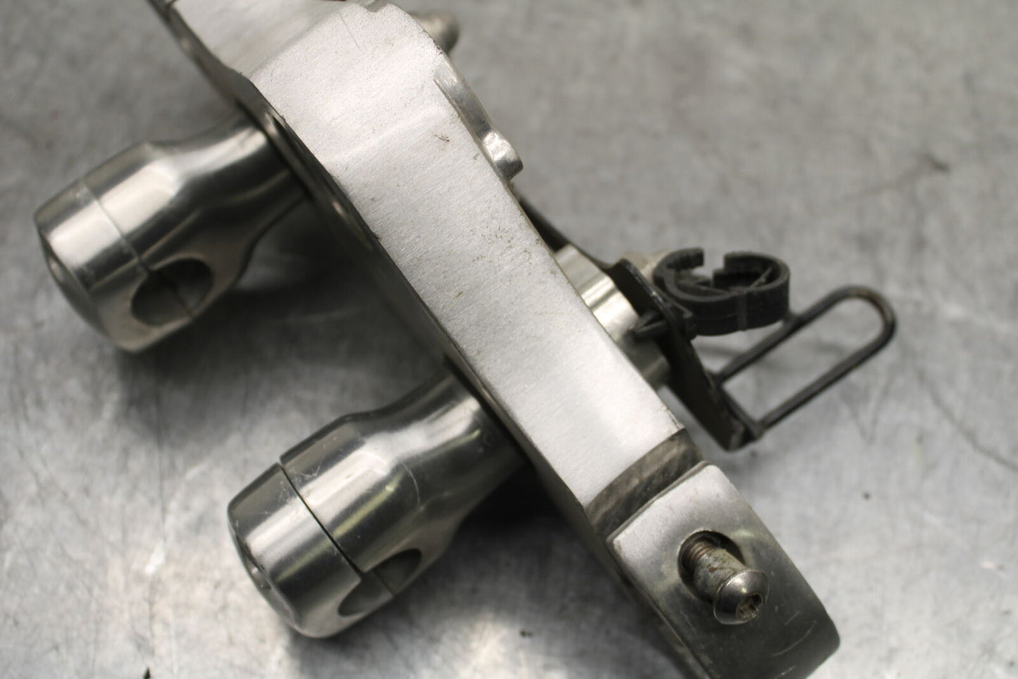 99-00 YAMAHA V STAR 1100 FORKS UPPER TRIPLE TREE CLAMP BB711