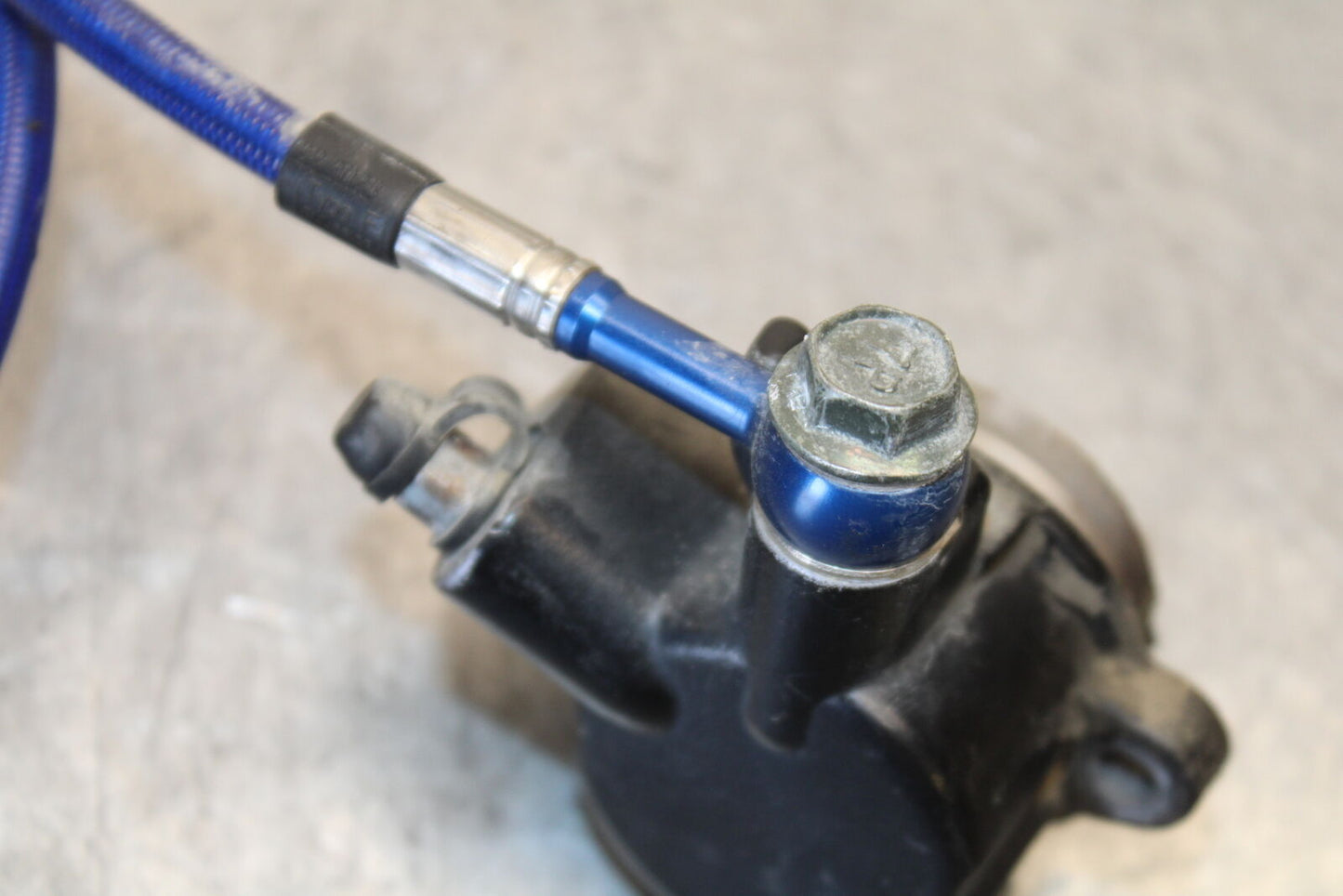 03-07 SUZUKI SV1000S CLUTCH SLAVE PISTON CYLINDER 23160-06G00 BB657