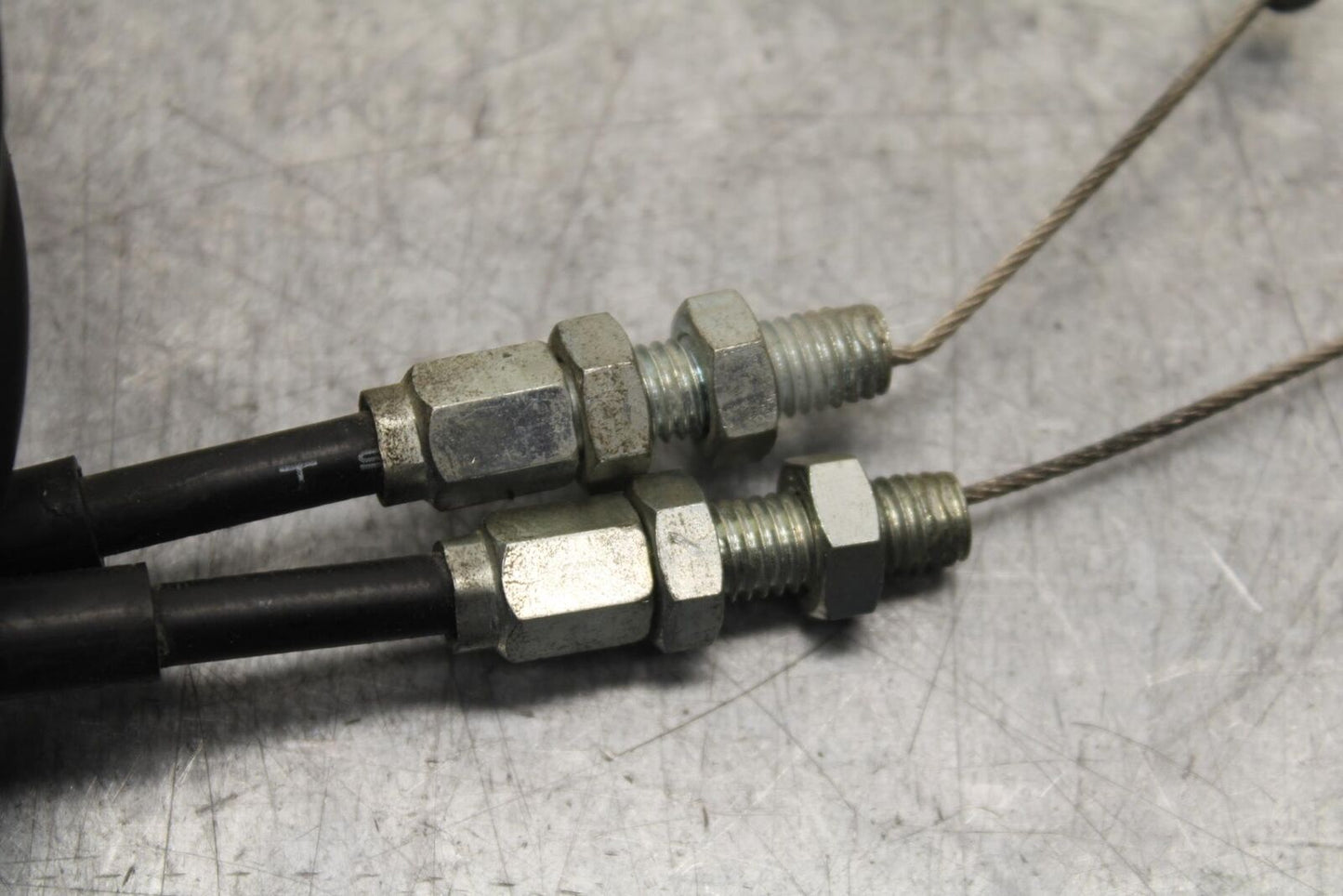 01 SUZUKI GSXR1000 THROTTLE CABLES LINES BB100