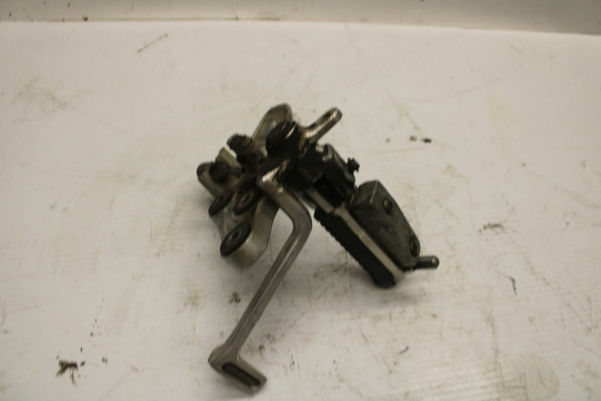00-07 SUZUKI HAYABUSA RIGHT REARSET REAR SET DRIVER FOOT PEG REST STOP BB281