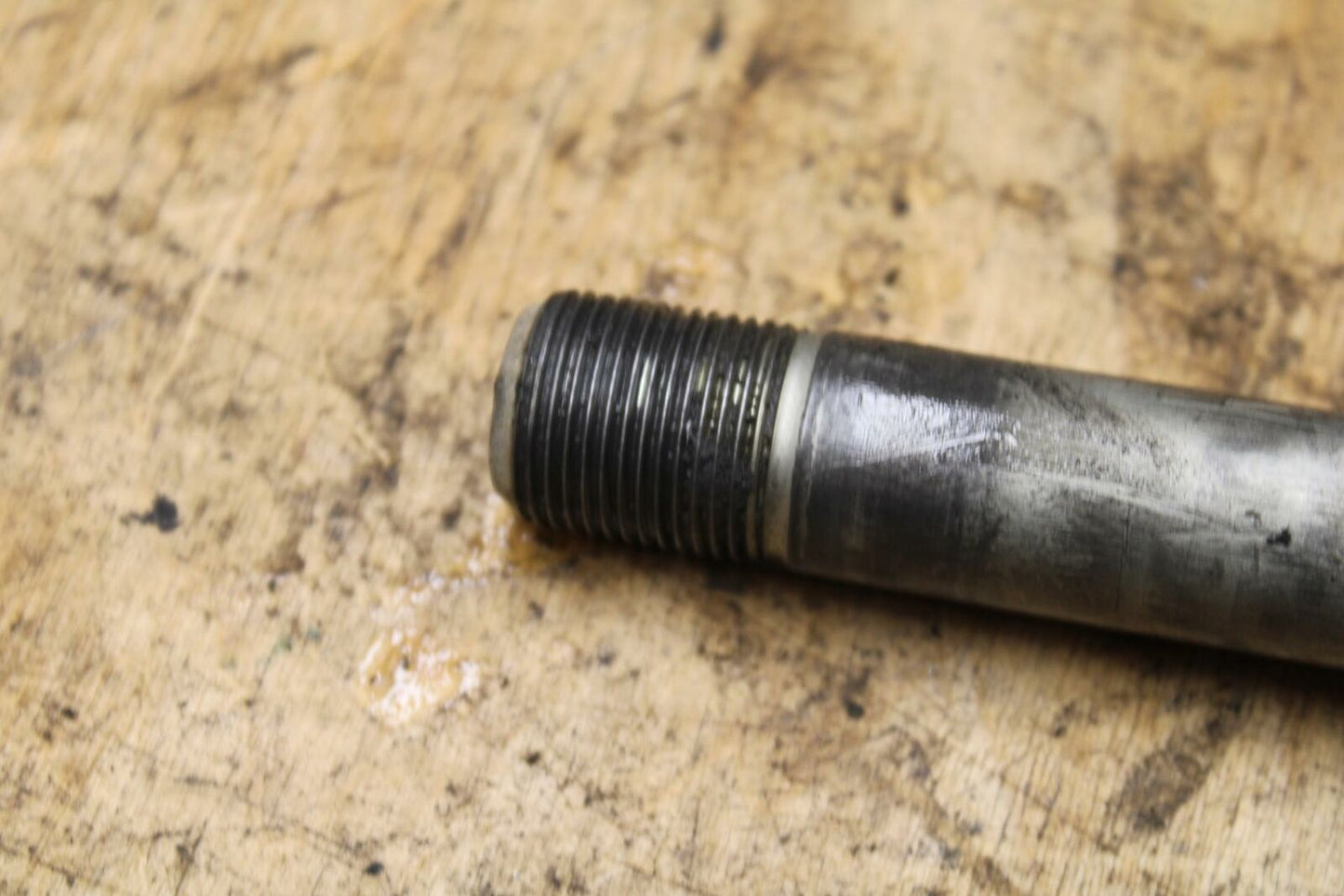 02-03 SUZUKI VSTROM 1000 FRONT WHEEL RIM AXLE PIVOT BOLT BB331